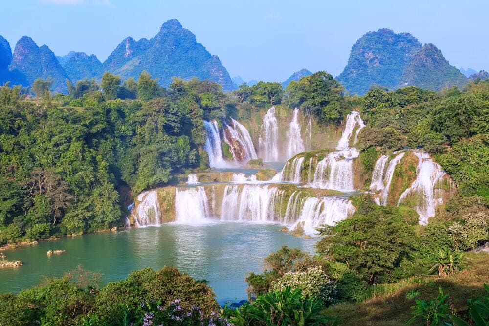 Ban Gioc Waterfall is located in Dam Thuy commune, Trung Khanh district, Cao Bang province (Source: Freepik)
